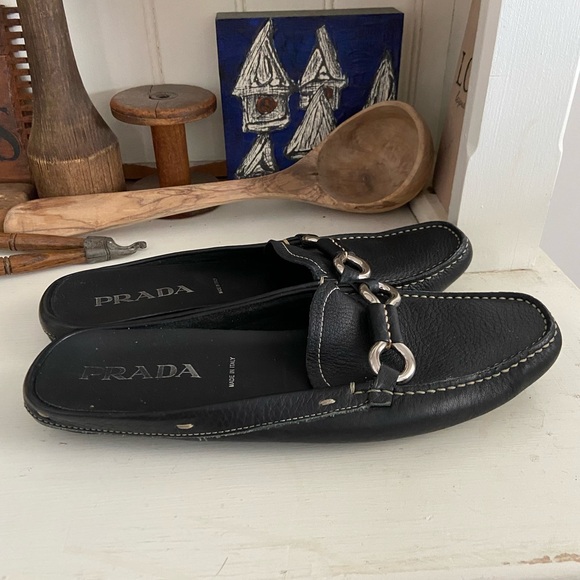 Prada - Picture 3 of 5